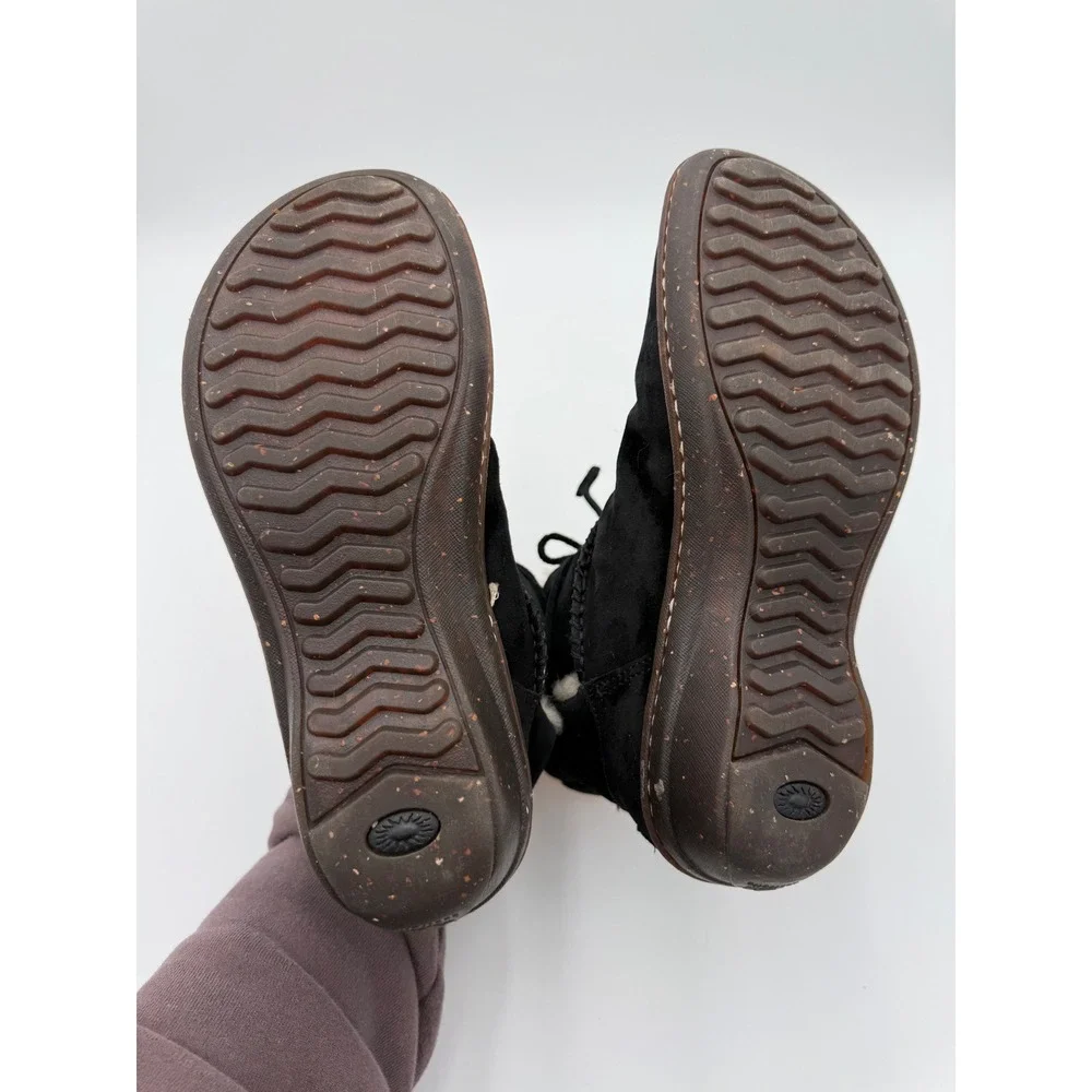 UGG Caspia Suede Leather Lace Up Sherpa Fur Lined‎ Ankle Boots Winter Booties 8